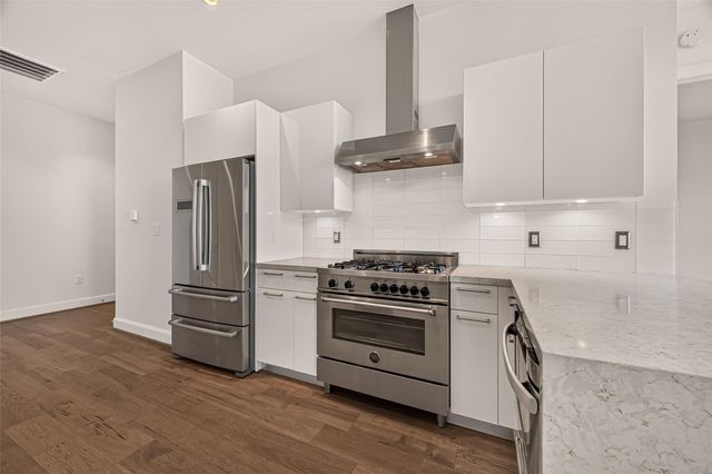 1211 Caroline Street 1403, Houston, TX 77002