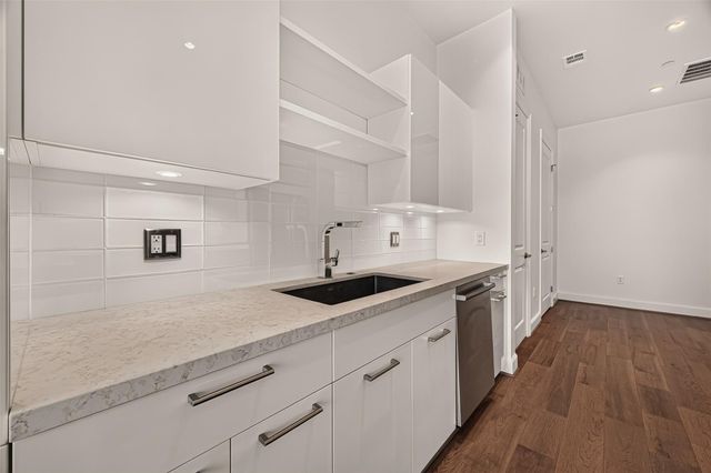 1211 Caroline Street 1403, Houston, TX 77002