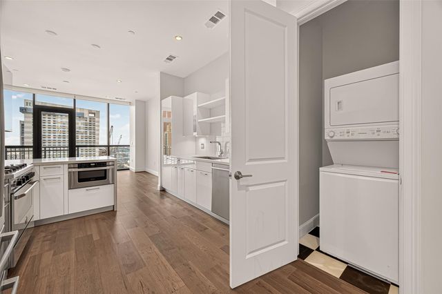 1211 Caroline Street 1403, Houston, TX 77002