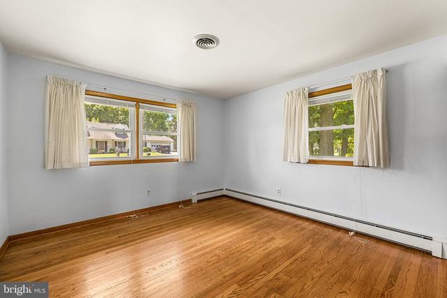 100 FREEDOM AVE, New Freedom, PA 17349