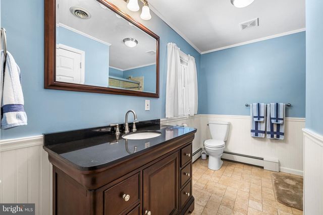 100 FREEDOM AVE, New Freedom, PA 17349