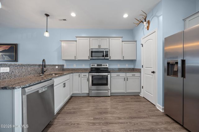 42 Catalina Circle, Swansboro, NC 28584