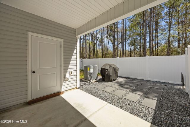 42 Catalina Circle, Swansboro, NC 28584