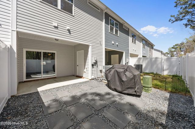 42 Catalina Circle, Swansboro, NC 28584