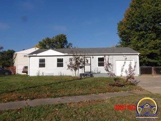 1032 SE 35th TER, Topeka, KS 66605