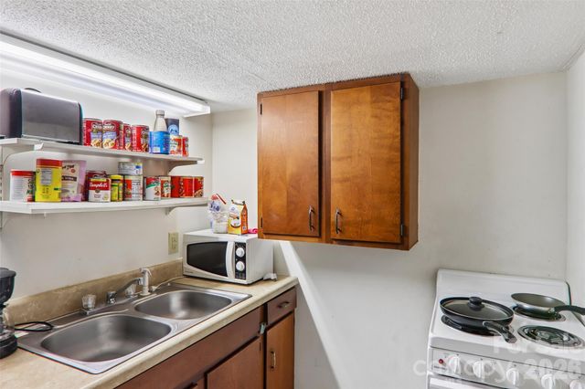 64 Blue Jay Loop, Maggie Valley, NC 28751