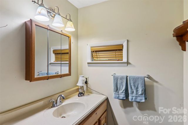 64 Blue Jay Loop, Maggie Valley, NC 28751