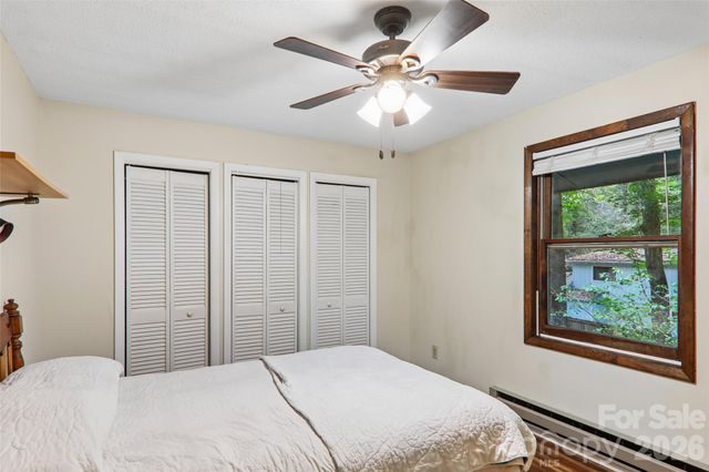 64 Blue Jay Loop, Maggie Valley, NC 28751