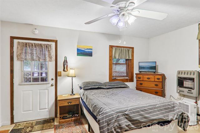 64 Blue Jay Loop, Maggie Valley, NC 28751