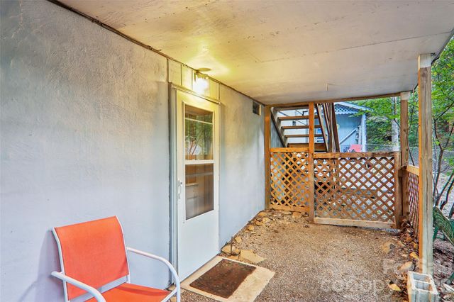 64 Blue Jay Loop, Maggie Valley, NC 28751