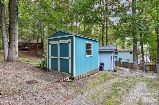 64 Blue Jay Loop, Maggie Valley, NC 28751