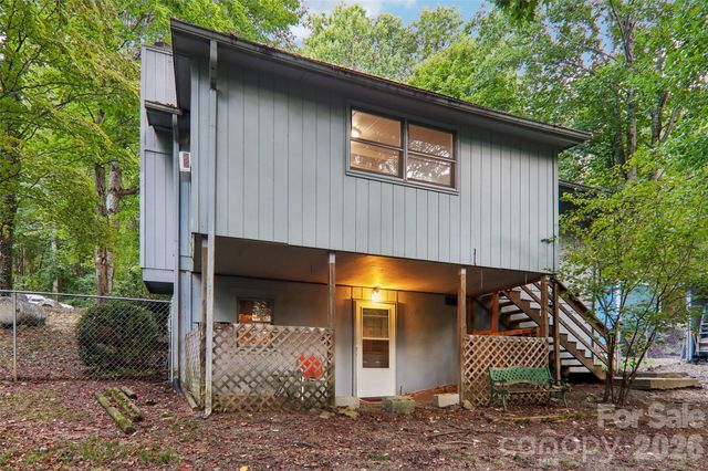64 Blue Jay Loop, Maggie Valley, NC 28751