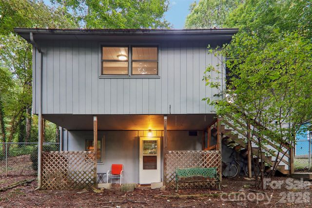 64 Blue Jay Loop, Maggie Valley, NC 28751