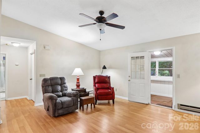 64 Blue Jay Loop, Maggie Valley, NC 28751