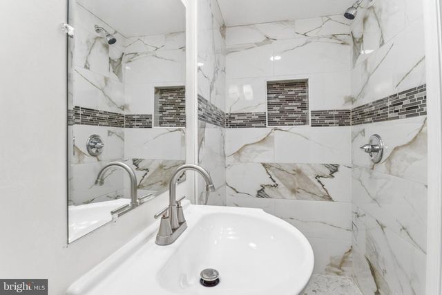 6804 CAROL RD, Baltimore, MD 21207