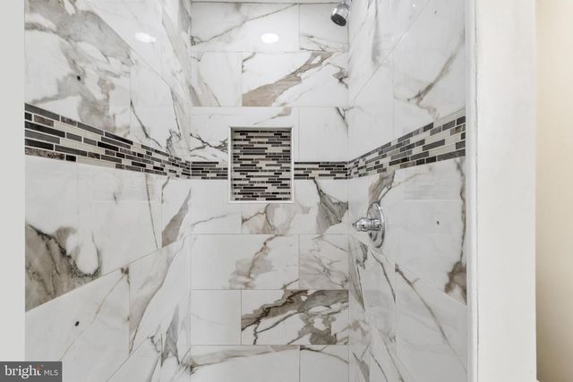 6804 CAROL RD, Baltimore, MD 21207