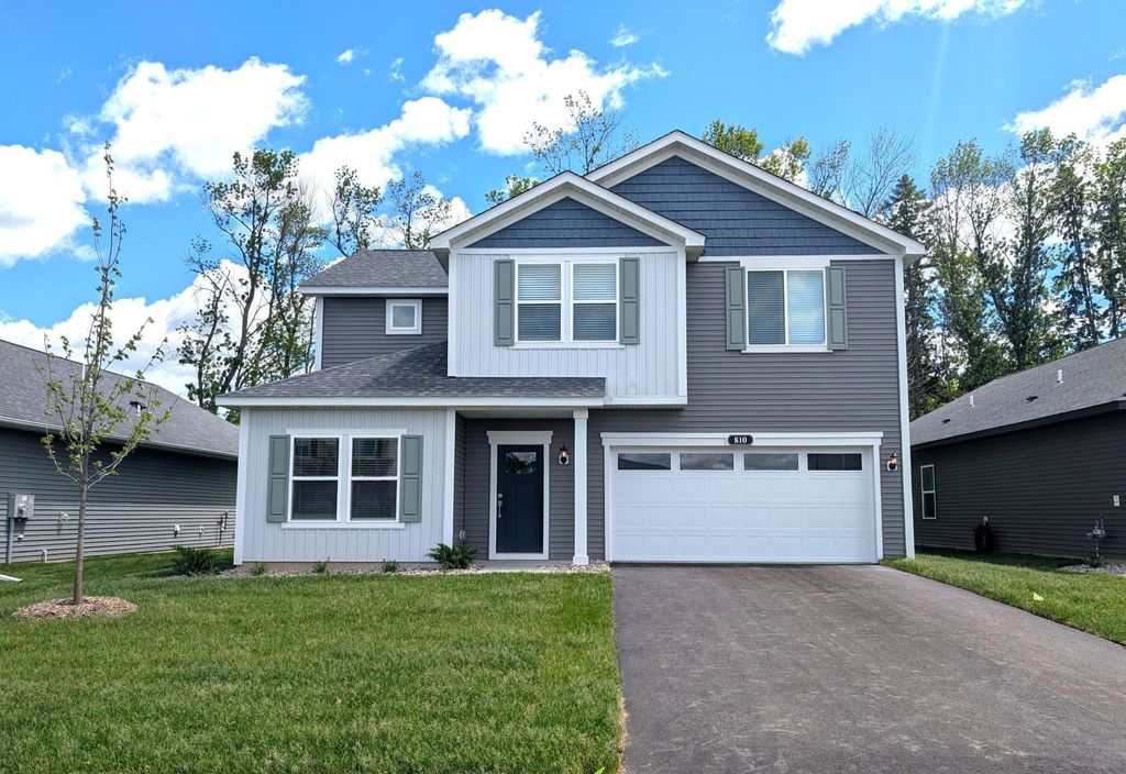810 Spruce Street N, Cambridge, MN 55008 — exterior