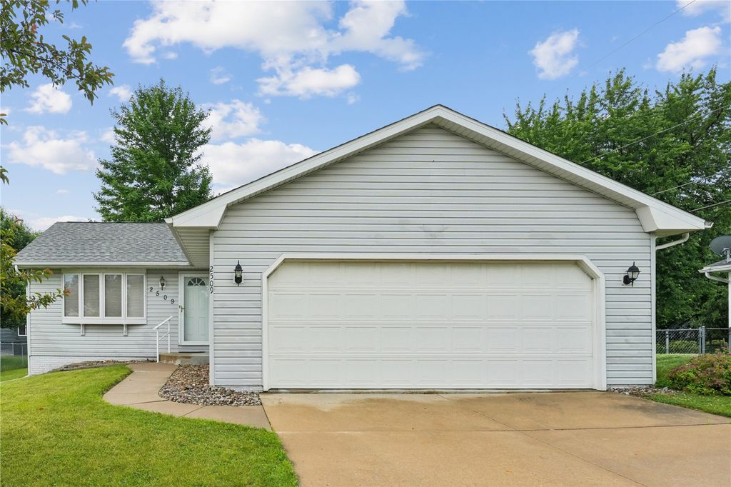 2509 Wilson Avenue SW, Cedar Rapids, IA 52404