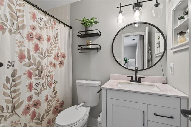 2000 Mozart CIR, Virginia Beach, VA 23454