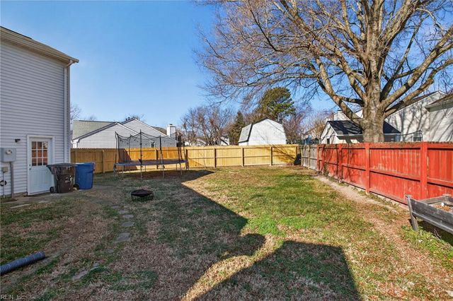 2000 Mozart CIR, Virginia Beach, VA 23454