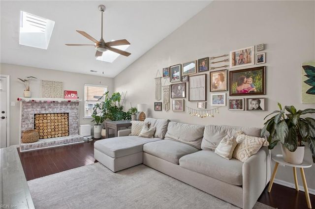 2000 Mozart CIR, Virginia Beach, VA 23454