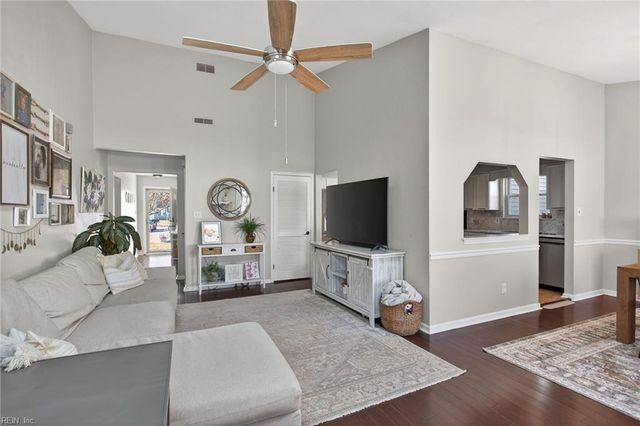 2000 Mozart CIR, Virginia Beach, VA 23454