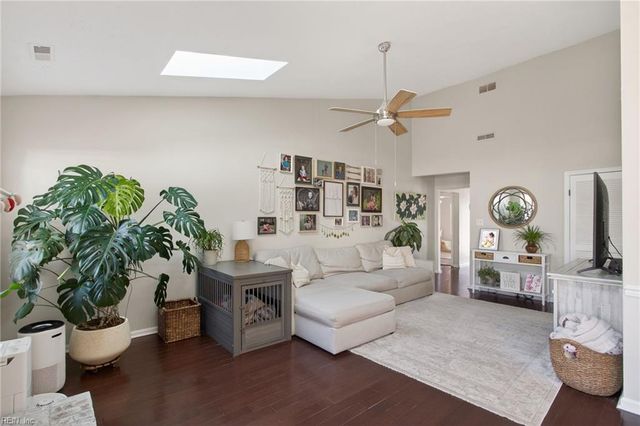 2000 Mozart CIR, Virginia Beach, VA 23454