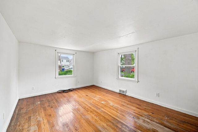 132 Miller St, Springfield, MA 01104