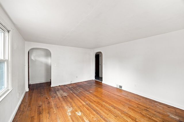 132 Miller St, Springfield, MA 01104
