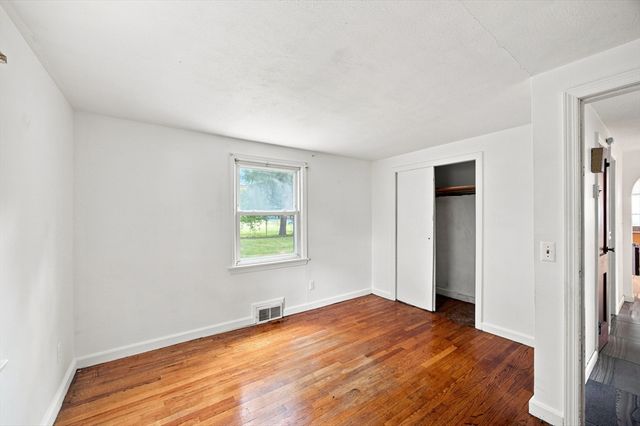 132 Miller St, Springfield, MA 01104