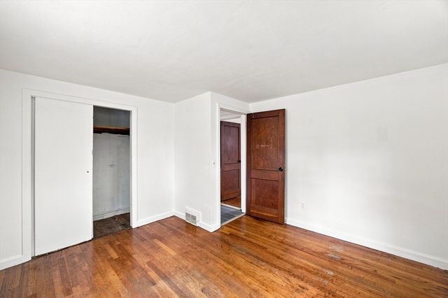 132 Miller St, Springfield, MA 01104