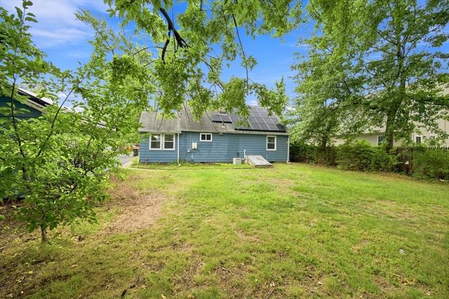 132 Miller St, Springfield, MA 01104
