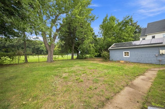 132 Miller St, Springfield, MA 01104