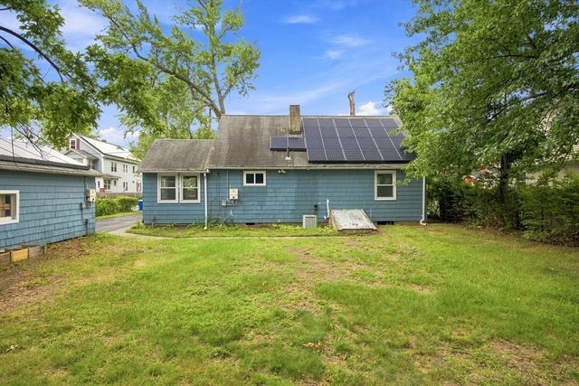 132 Miller St, Springfield, MA 01104