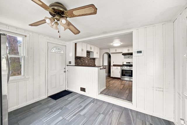 132 Miller St, Springfield, MA 01104