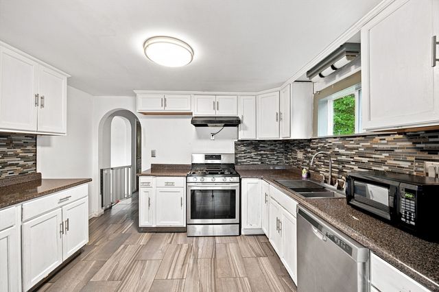 132 Miller St, Springfield, MA 01104