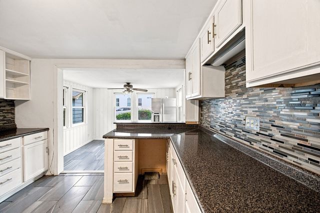 132 Miller St, Springfield, MA 01104