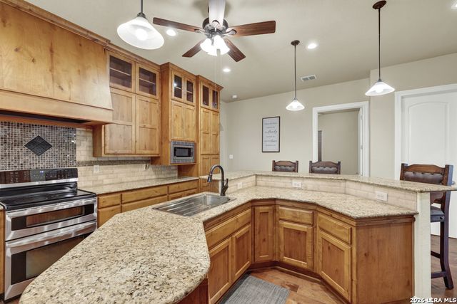 10319 Oak Forest, New Braunfels, TX 78132