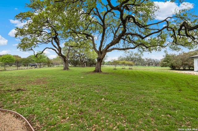 10319 Oak Forest, New Braunfels, TX 78132