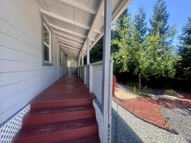 8173 Old School Way, Mokelumne Hill, CA 95245