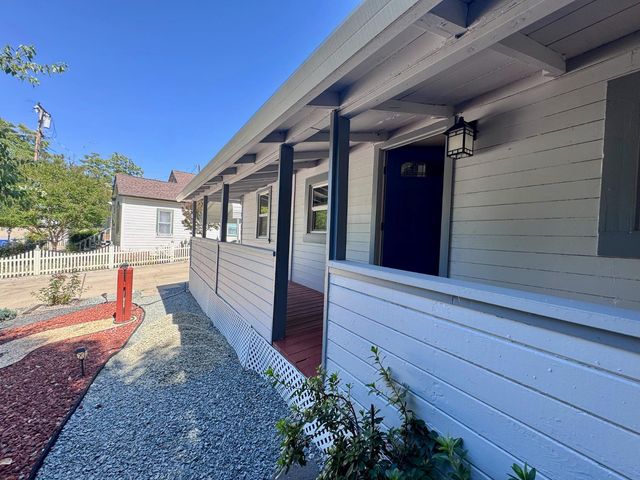 8173 Old School Way, Mokelumne Hill, CA 95245