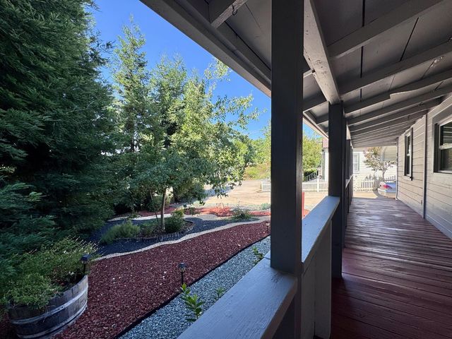 8173 Old School Way, Mokelumne Hill, CA 95245