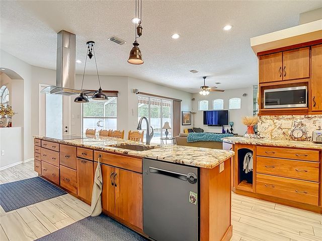 2087 BREEZY WAY, Spring Hill, FL 34608