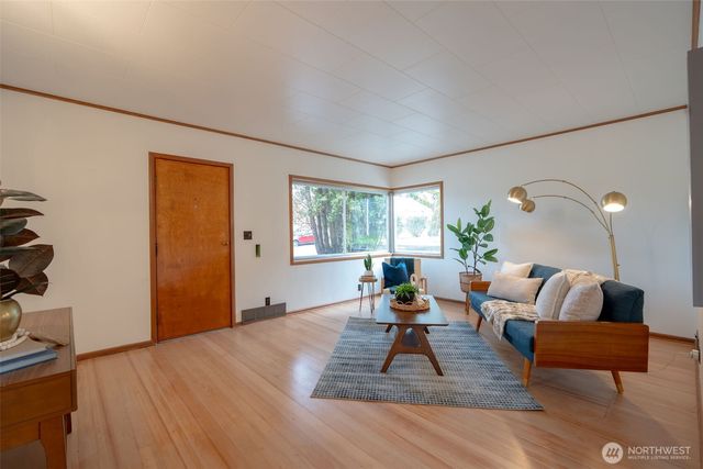 1518 N Wycoff Avenue, Bremerton, WA 98312