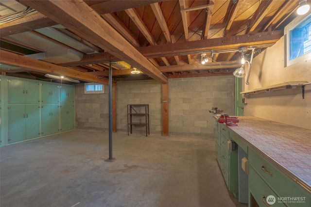 1518 N Wycoff Avenue, Bremerton, WA 98312