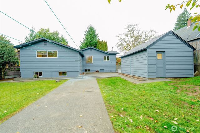 1518 N Wycoff Avenue, Bremerton, WA 98312