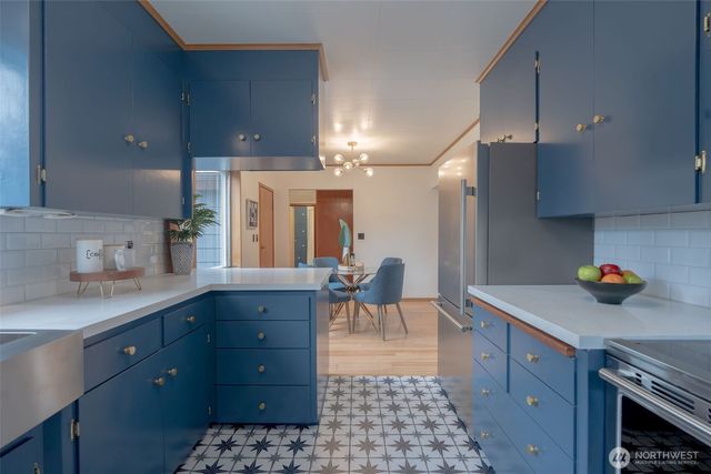 1518 N Wycoff Avenue, Bremerton, WA 98312