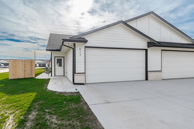 473 E Harper St, Valley Center, KS 67147