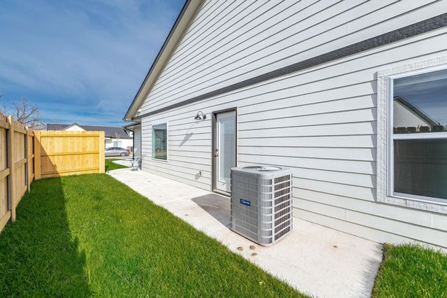 473 E Harper St, Valley Center, KS 67147