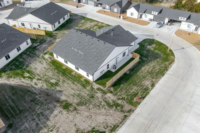 473 E Harper St, Valley Center, KS 67147